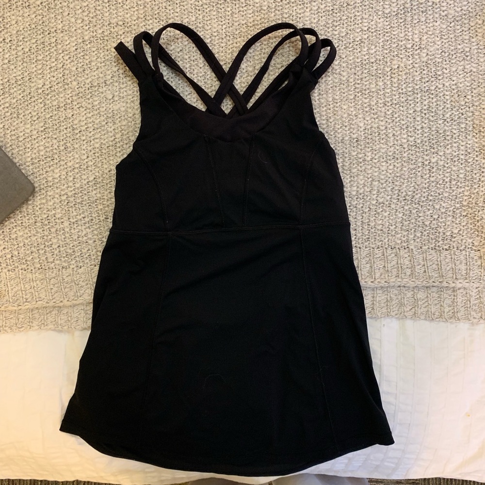 Black lululemon tank with built in sports bra